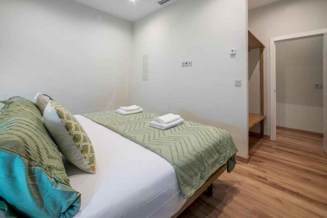 2 Bedrooms 1.5 Bathrooms Furnished - Justicia - Refurbished - Mintystay Madrid Eksteriør bilde