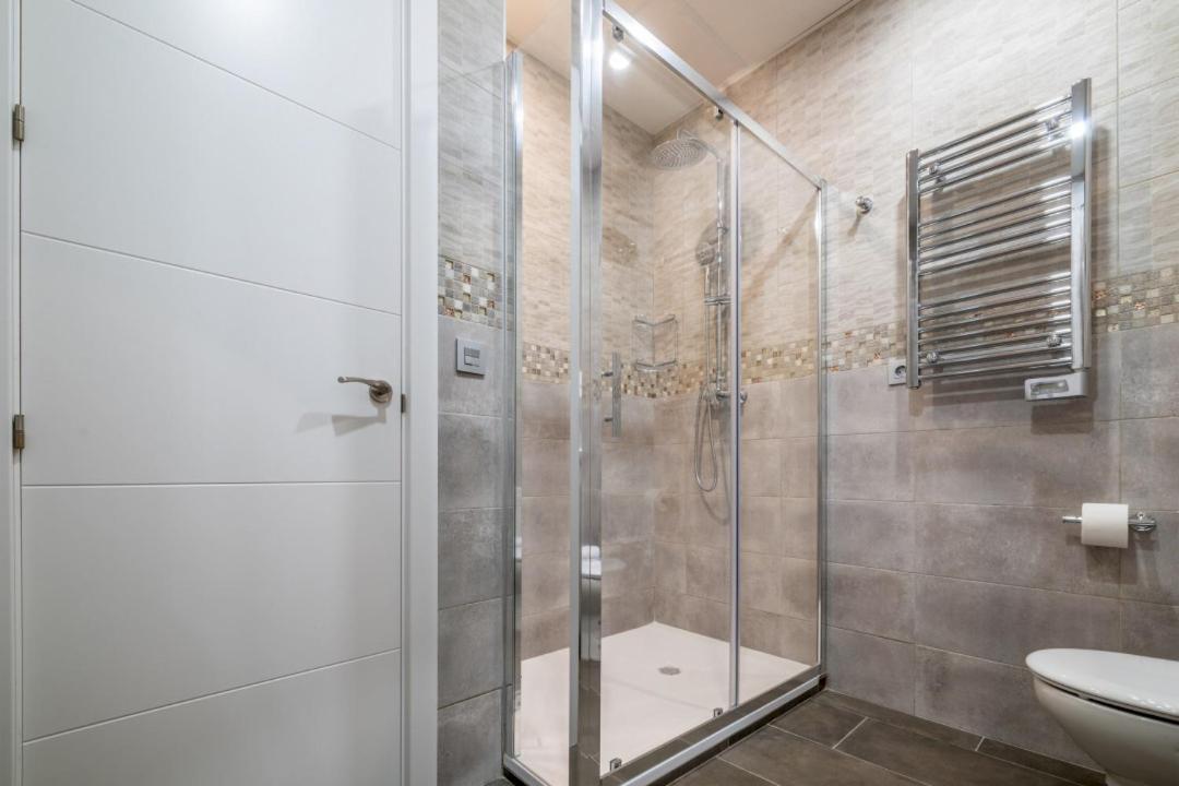 2 Bedrooms 1.5 Bathrooms Furnished - Justicia - Refurbished - Mintystay Madrid Eksteriør bilde
